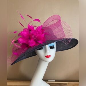 Luxe Kentucky Derby Hat 🆕. Handcrafted from all fine materials Custom Designer 💕